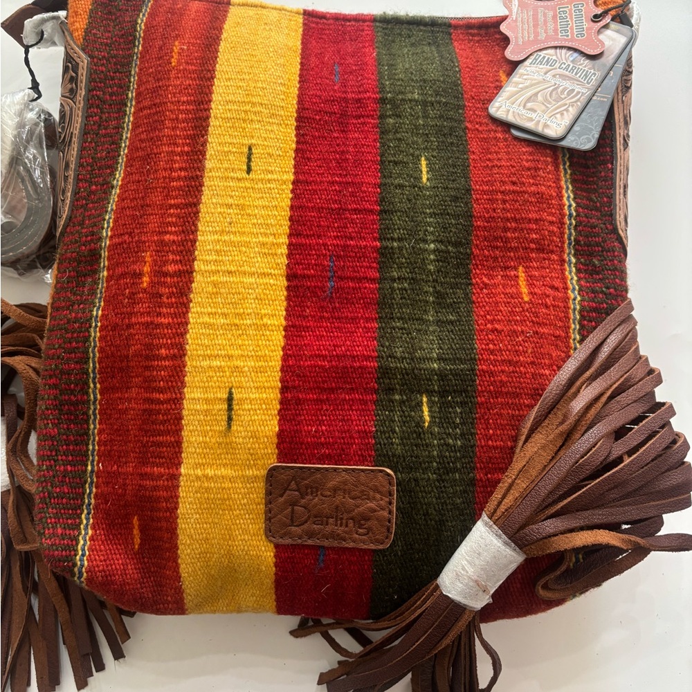 American Darling Messenger Bag - Picture 6 of 10